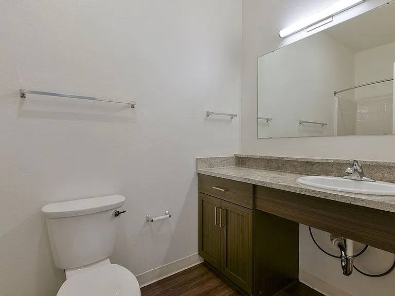 Dodson Pointe Apartment Homes — Photo 14