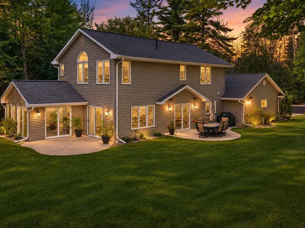 W6005 Lake Rd, Wausaukee, WI 54177