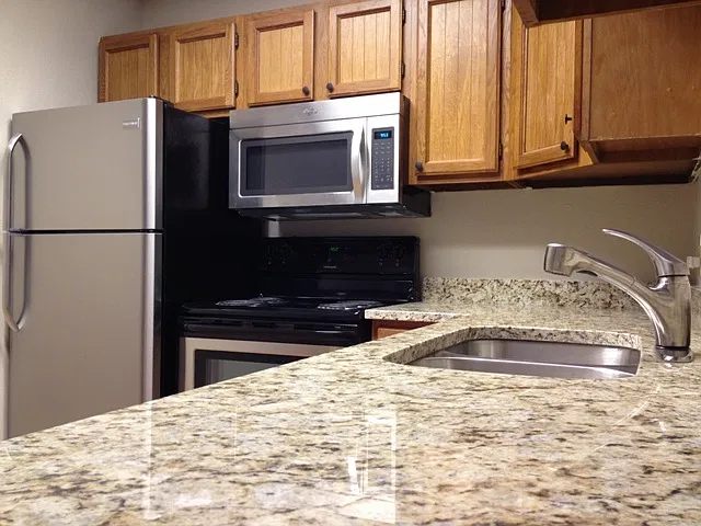 1624 Aquarena Springs Dr — Photo 2