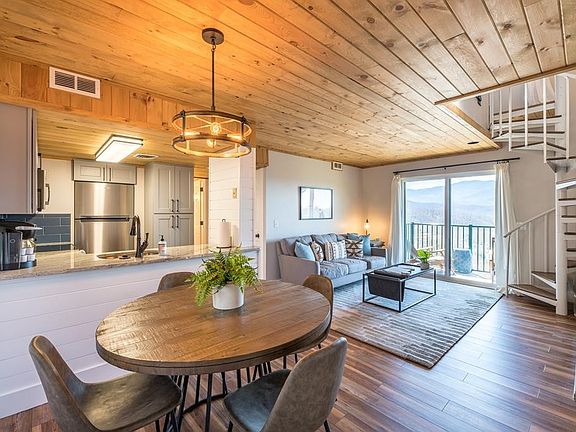 3rd image of 3710 Weber Rd #302-E