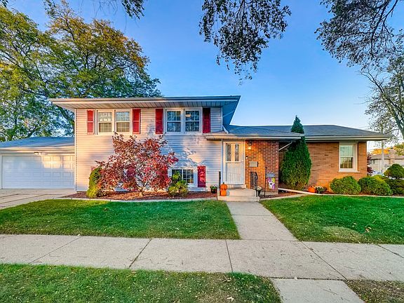 2nd image of 16836 Odell Ave
