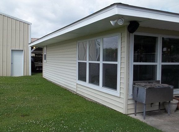2nd image of 207 Donna Lee Dr