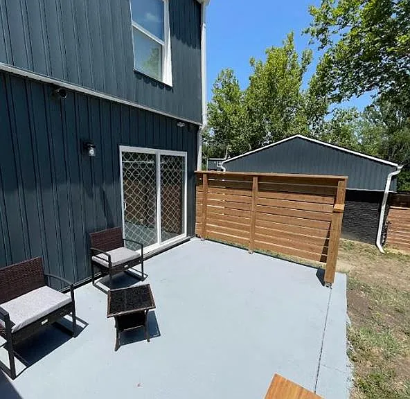 Woodlark Apartments — Photo 11