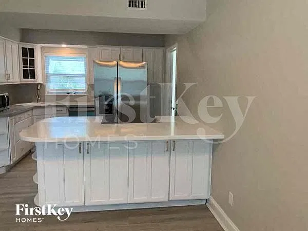 4 bed, 2.0 bath, 1454 sqft, $2,955 — Photo 3