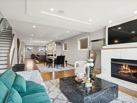 5th image of 2020 W Armitage Ave #3E