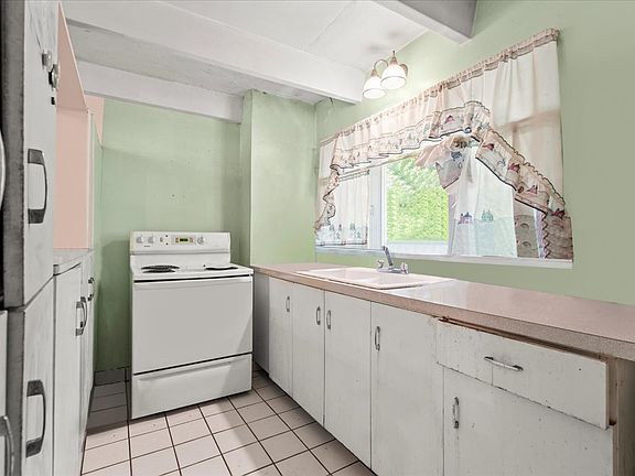 3rd image of 6119 N Winchester Ave #1A