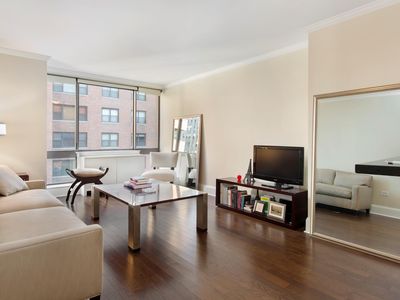 300 E 64th St APT 5E, New York, NY, 10065