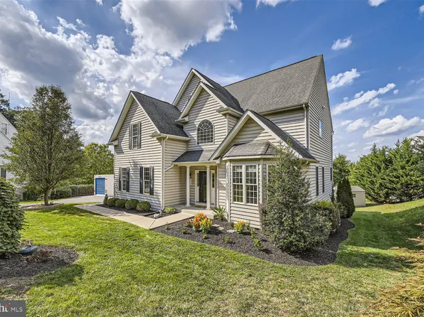 364 Fitzway Dr, Westminster, MD 21157