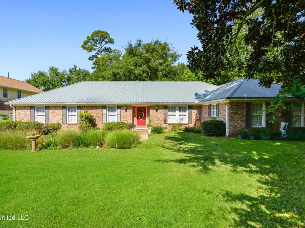 6217 Hermosa Dr, Ocean Springs, MS 39564