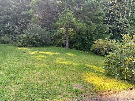 2nd image of 8335 Camelot Rd