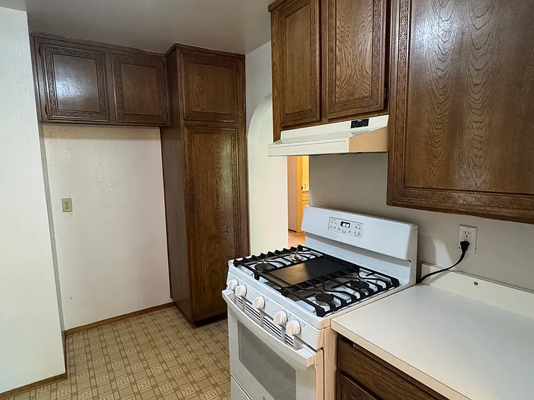 1045 Alta Mira Dr #B — Photo 9