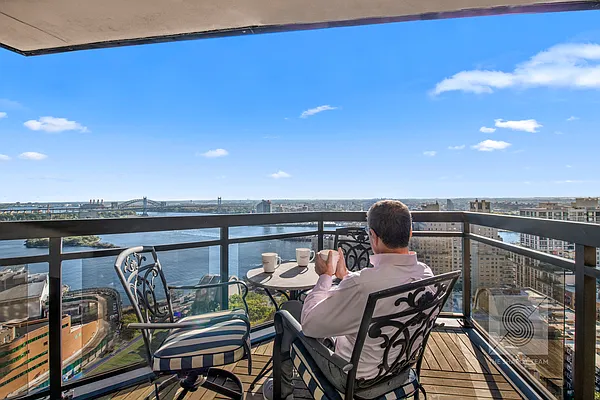 Sold by Keller Williams NYC | media 31