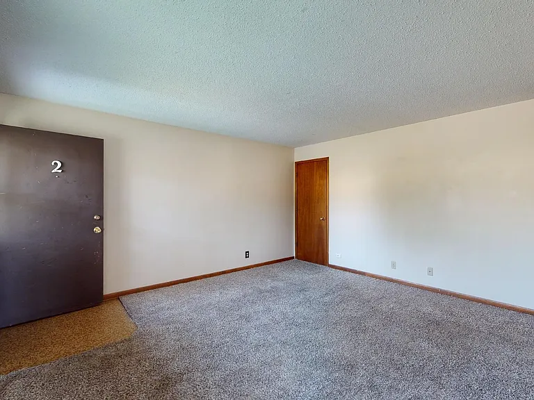 4-plex in West-Central Ames — Photo 4