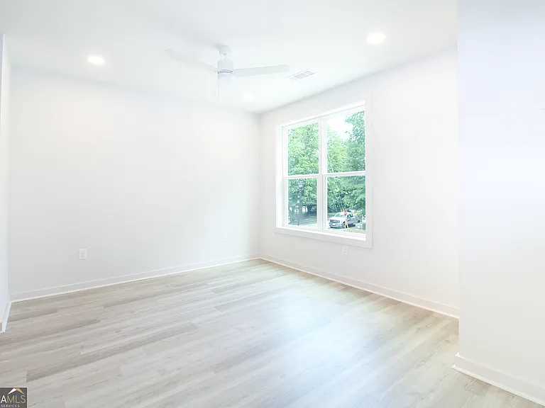 240 Martha Dr #110 — Photo 10
