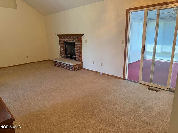 4th image of 1367 Countryside Dr