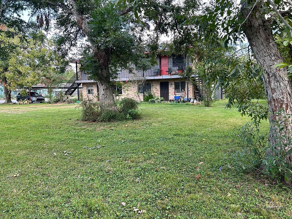 1st image of 7910 Laura Koppe Rd