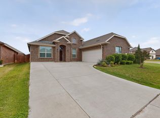 7811 Links Dr, Arlington, TX 76001