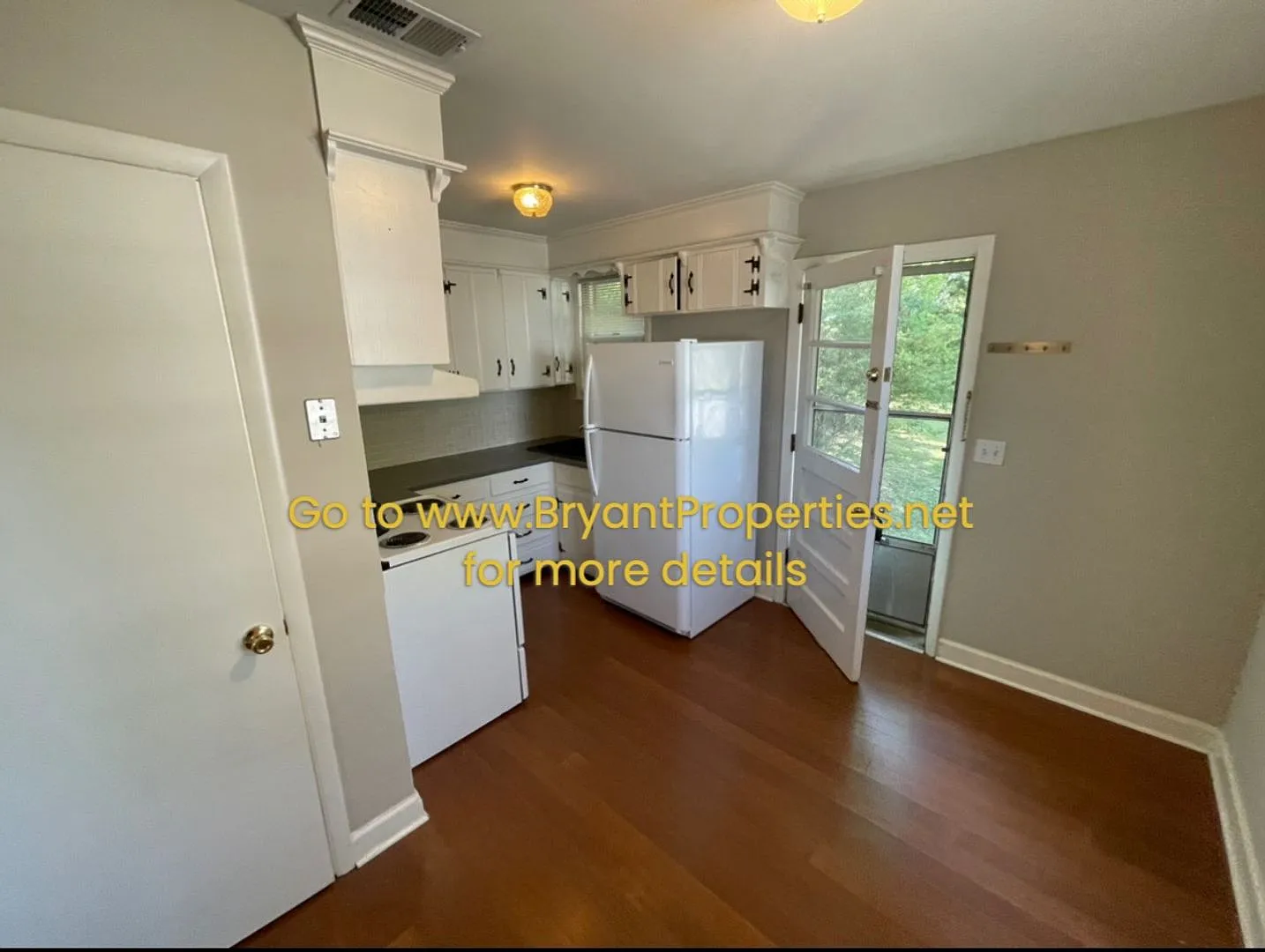1915 Sweetbriar Ave * — Photo 4