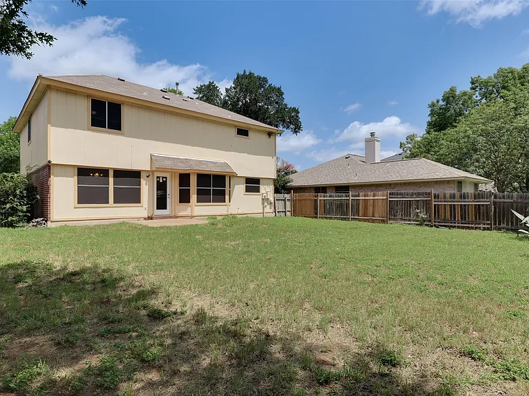 8313 Columbia Falls Dr — Photo 23