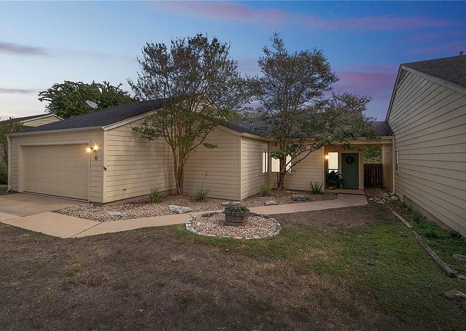 1st image of 307 N Cuernavaca Dr APT G
