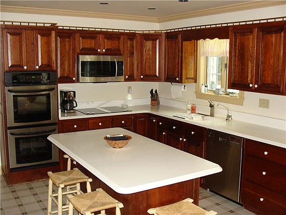5th image of 23048 Lakeview Dr