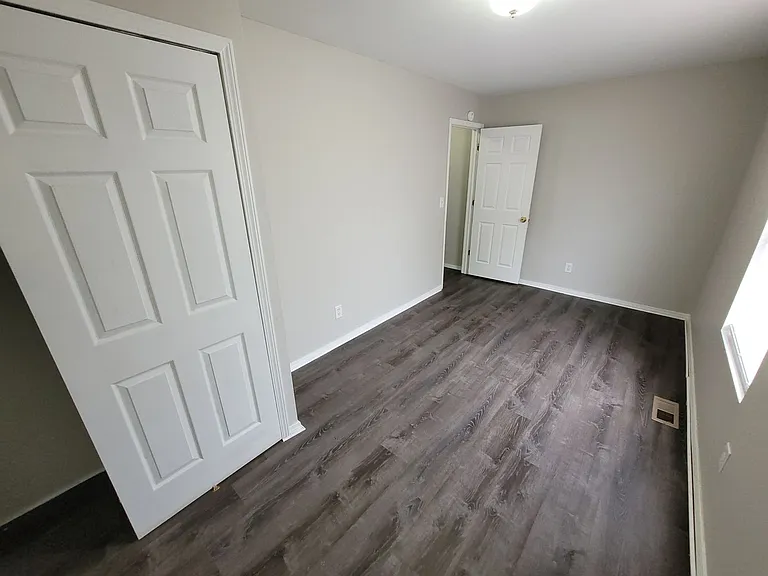 745 Wabash St — Photo 12