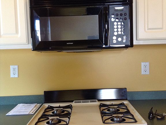 4th image of 25 Bath St APT 2L