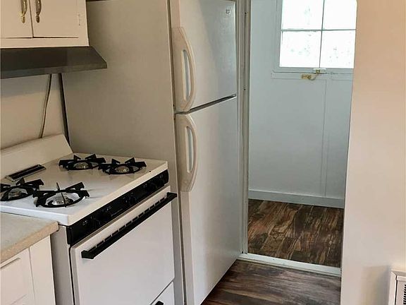5th image of 59 Linden St