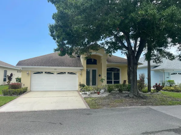 562 NW Lambrusco Drive, Port St Lucie, FL 34986