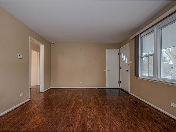 3rd image of 18940 Baker Ave