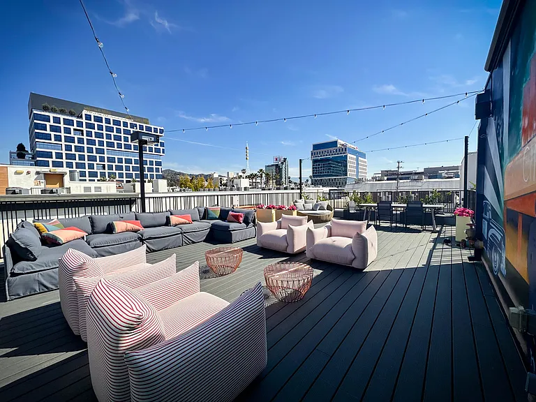 Luxurious Rooftop Terrace w/ Outdoor Cinema