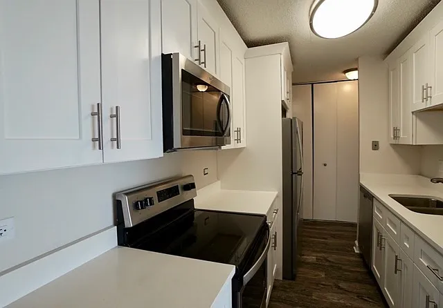 1043 S York Rd #507 — Photo 7