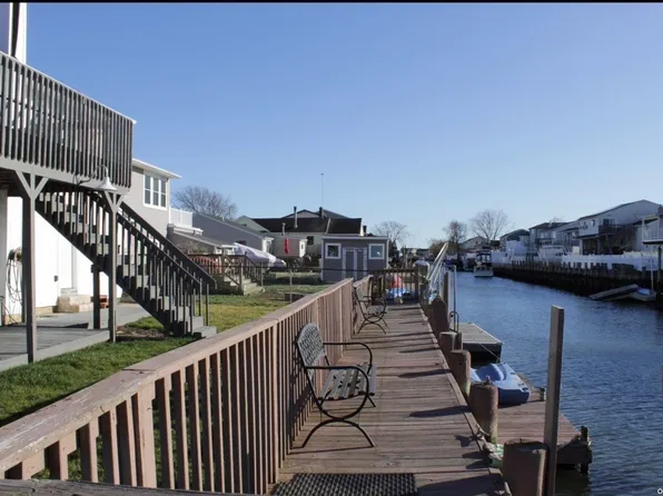 2620 Peconic Avenue, Seaford, NY 11783