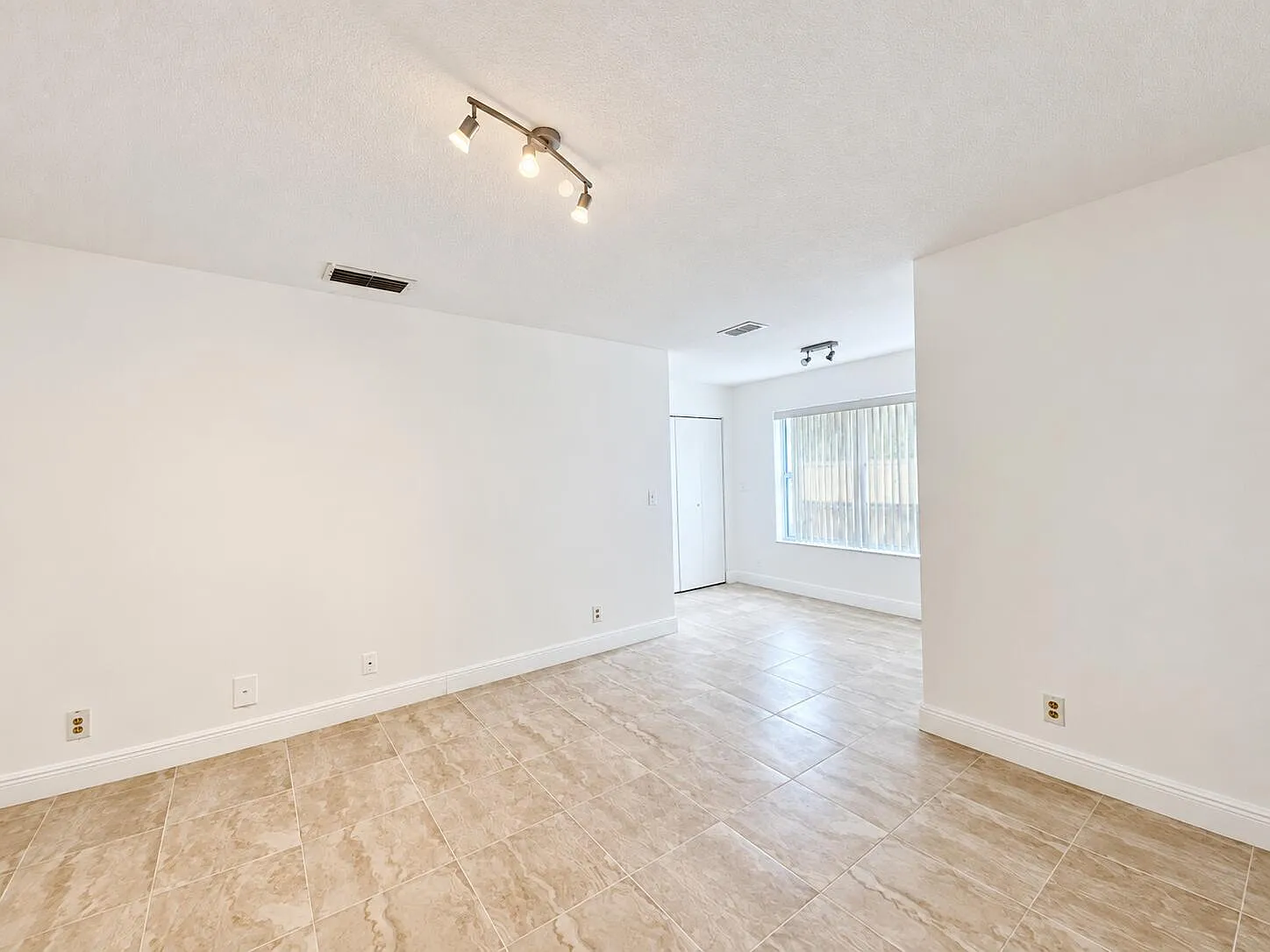 1 bed, 1.0 bath, 712 sqft, $1,800 — Photo 4
