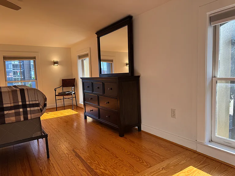 400 M St NW #2 — Photo 14