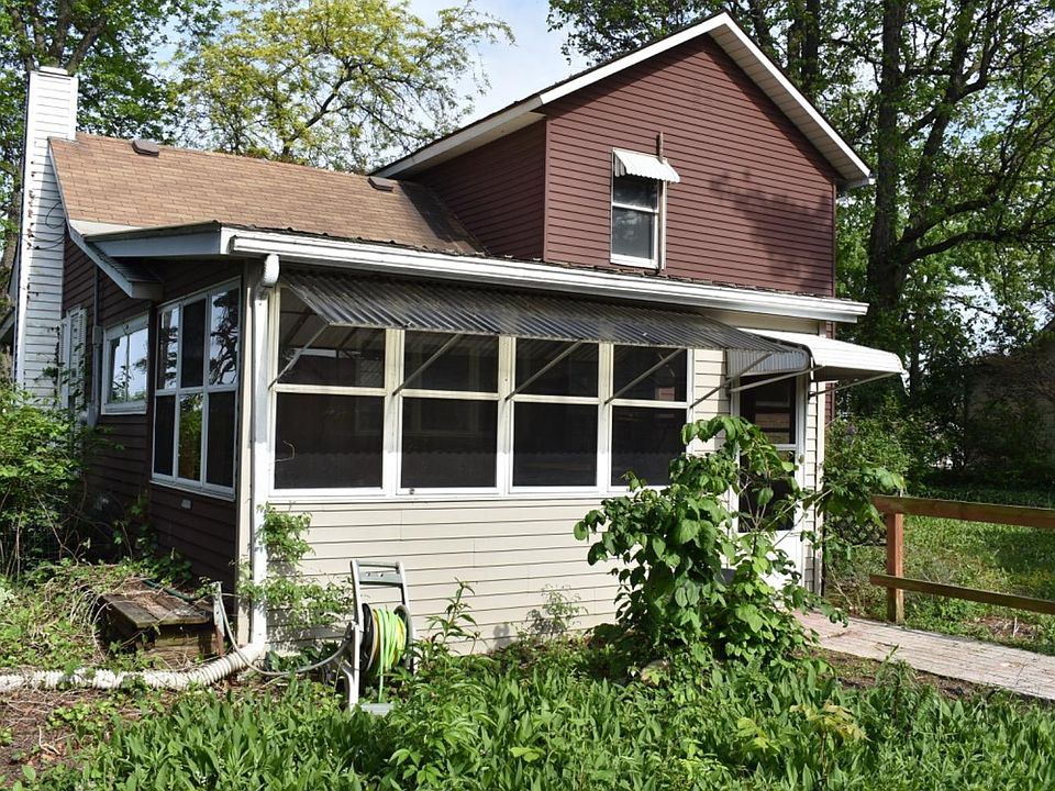 2nd image of 520 S Main St