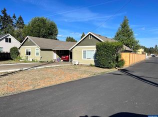 176-178 SE Lacreole Dr, Dallas, OR 97338