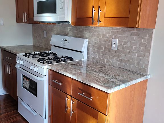 2nd image of 110 W Byberry Rd #J5