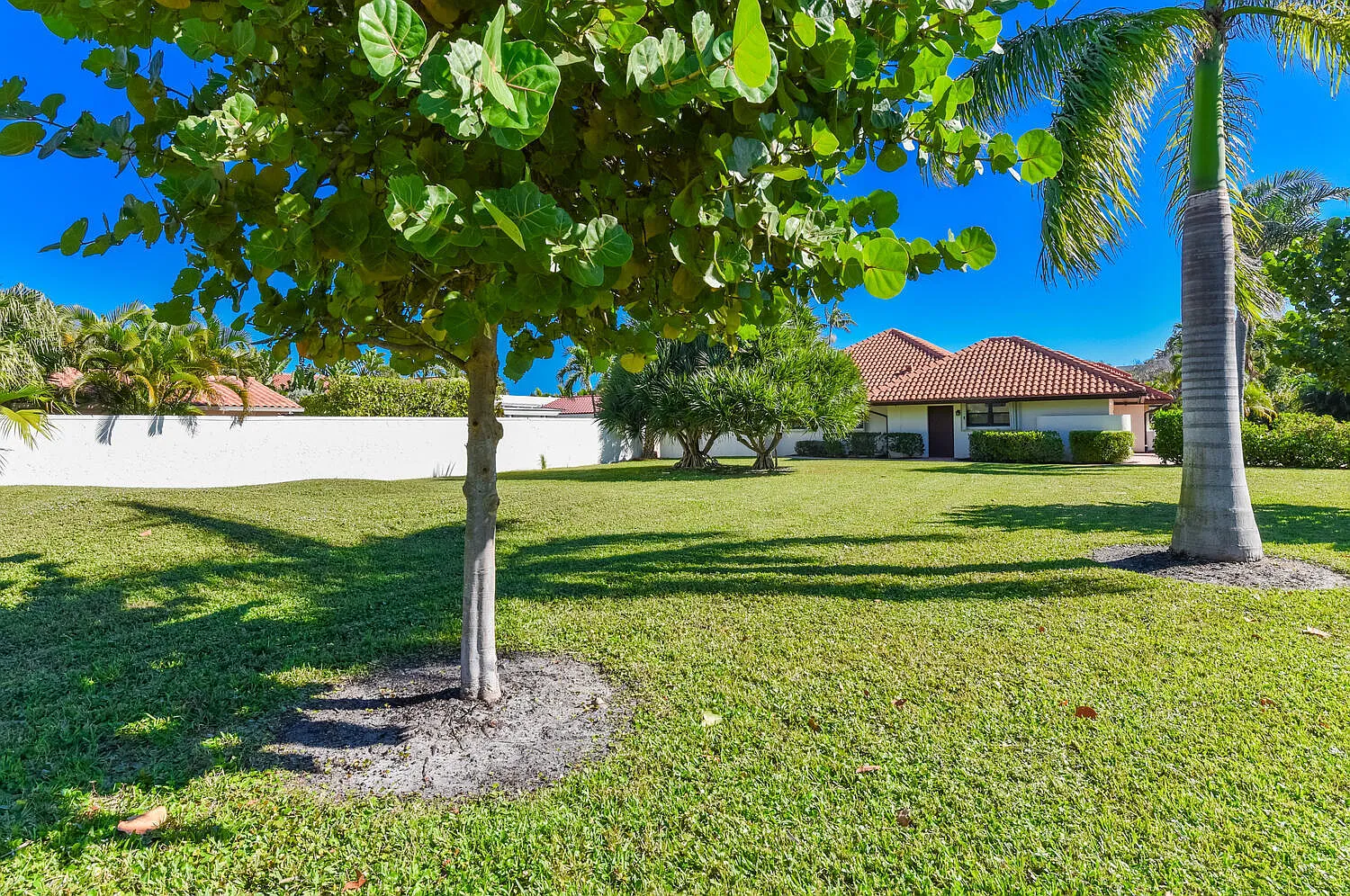 3 bed, 2.0 bath, 1866 sqft, $6,000 — Photo 3