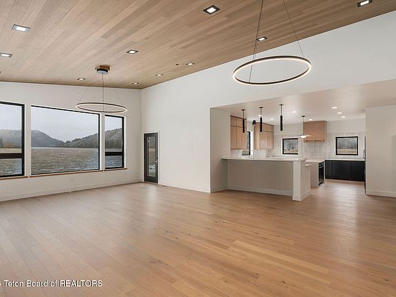 2nd image of 2055 Log Cabin Club Rd