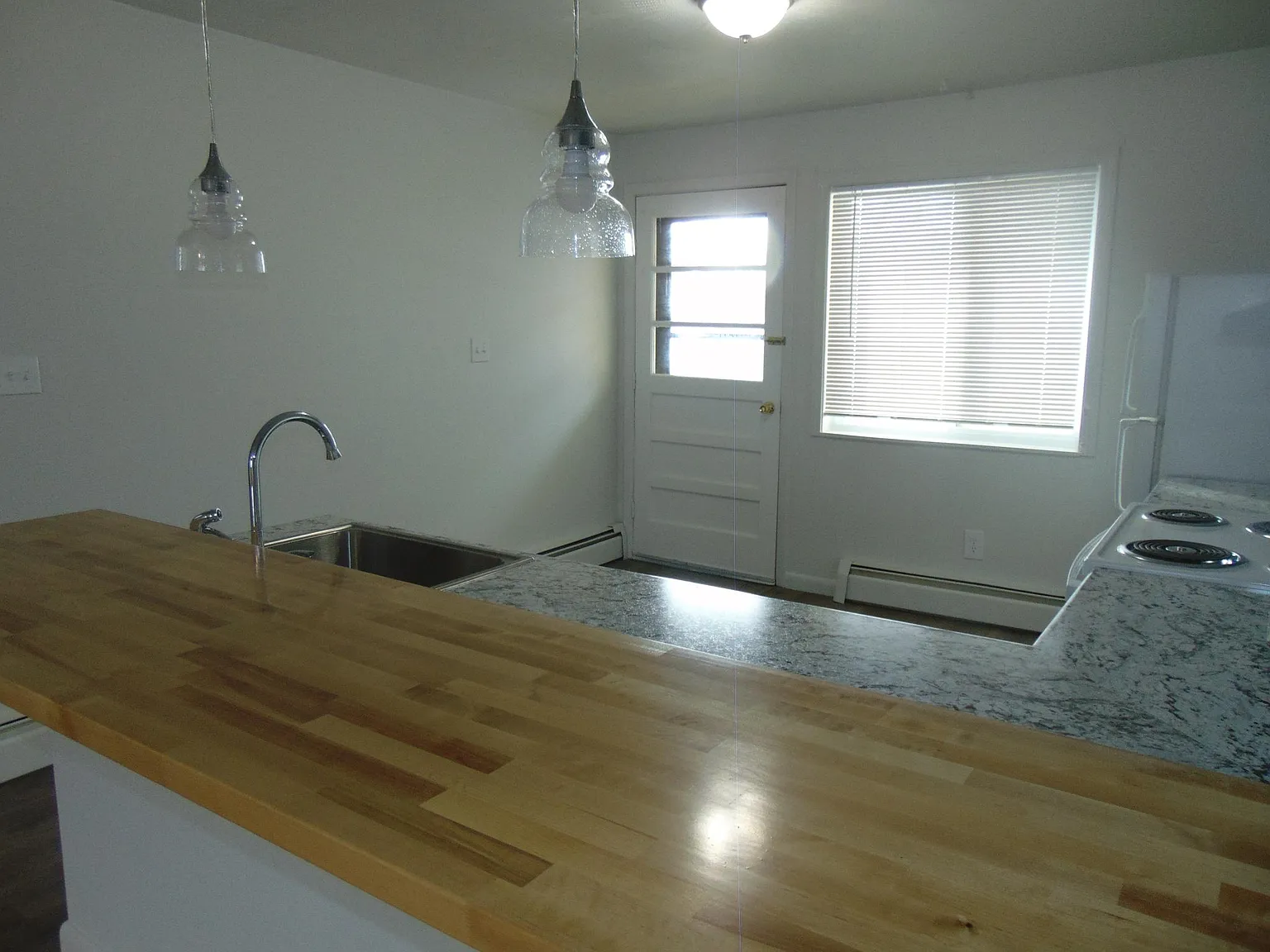 2 bed, 800 sqft, $1,475 — Photo 2