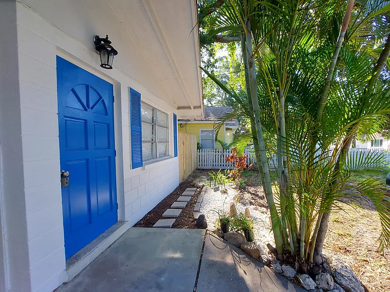 1071 Highland St — Photo 22