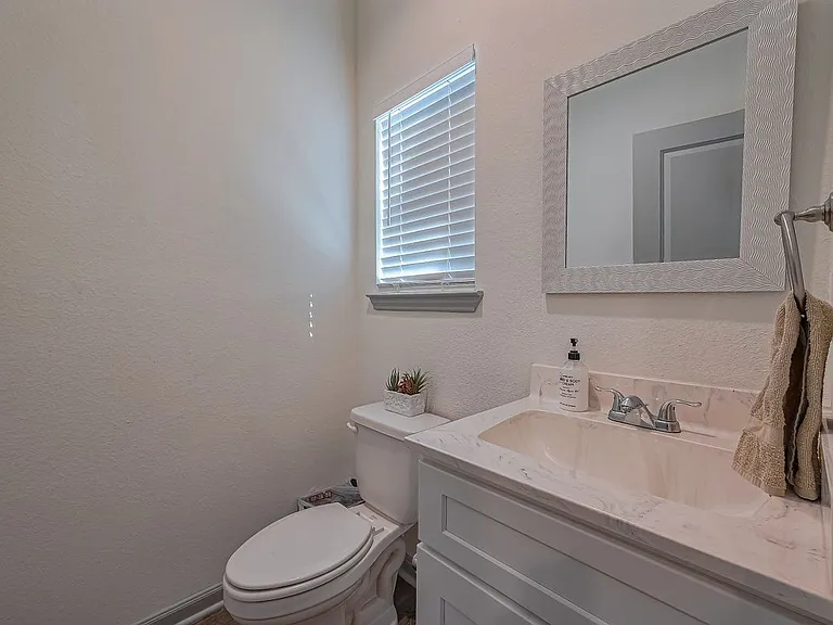 3540 Rebecca St — Photo 8