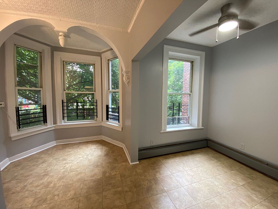 1st image of 119 W Parmenter St APT 2R