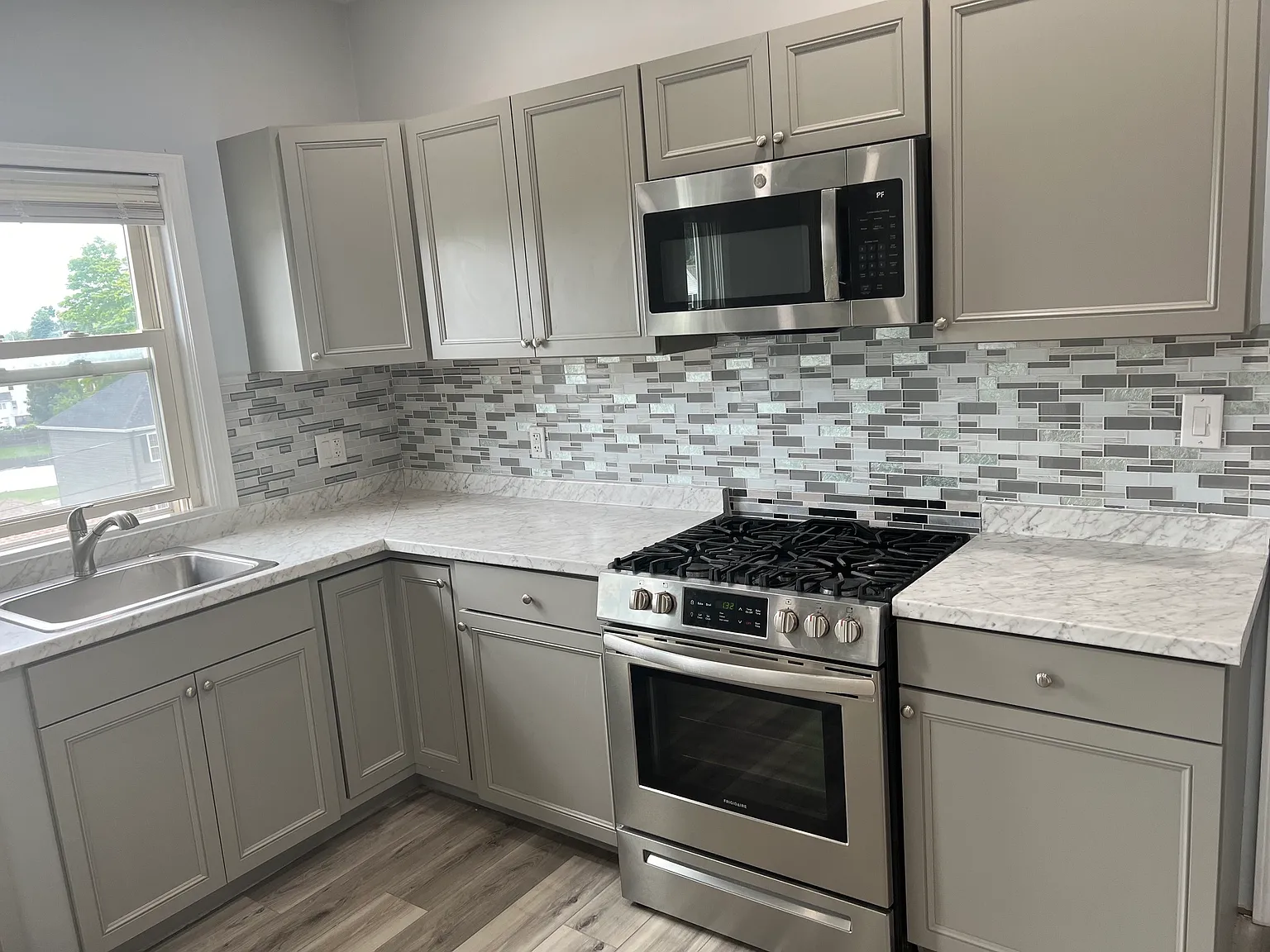 3 bed, 1300 sqft, $2,850 — Photo 3