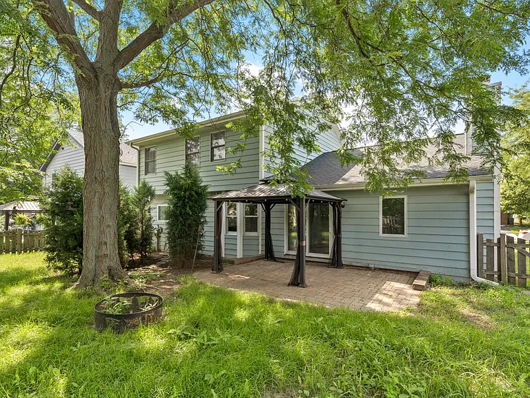 616 Blue Spruce Ln — Photo 24