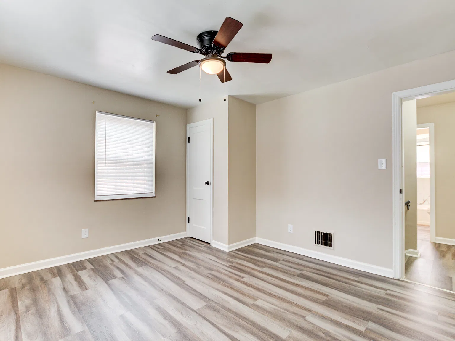 2 bed, 1050 sqft, $1,150 — Photo 3