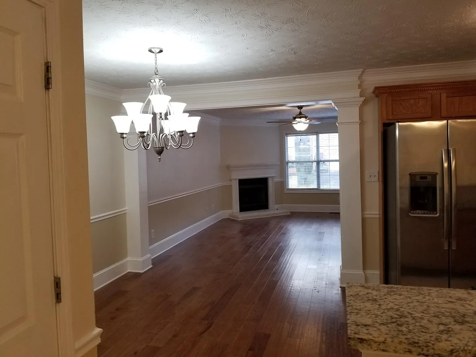 3 bed, 3.5 bath, 2052 sqft, $1,875 — Photo 2