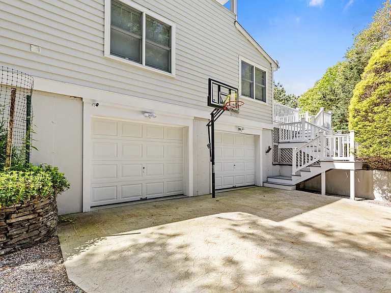 11 Pine Grove Ct — Photo 4