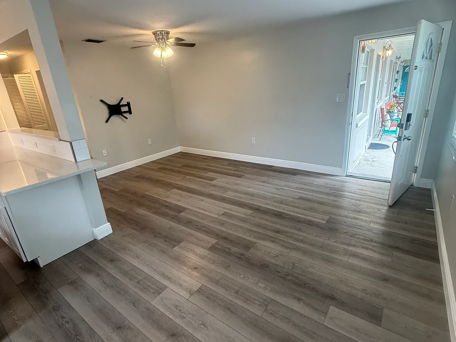 2 bed, 800 sqft, $2,000 — Photo 4